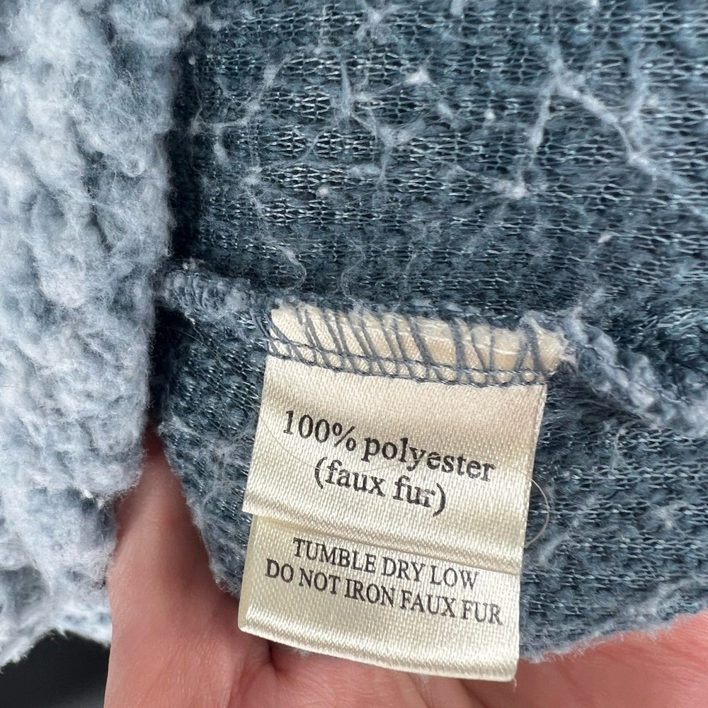 Dylan Frosty Tipped Pile Stadium Blue Fuzzy Faux Fur Pullover Quarter Zi… - Picture 8 of 8